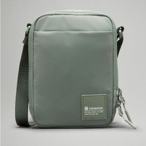 lululemon athletica crossbody Bag grey eucalyptus